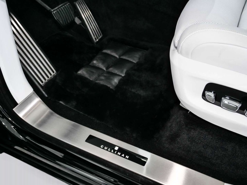Rolls-Royce Cullinan - foto 27