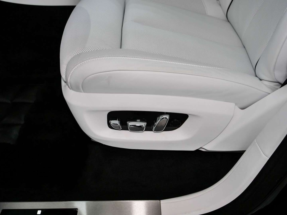 Rolls-Royce Cullinan - foto 22