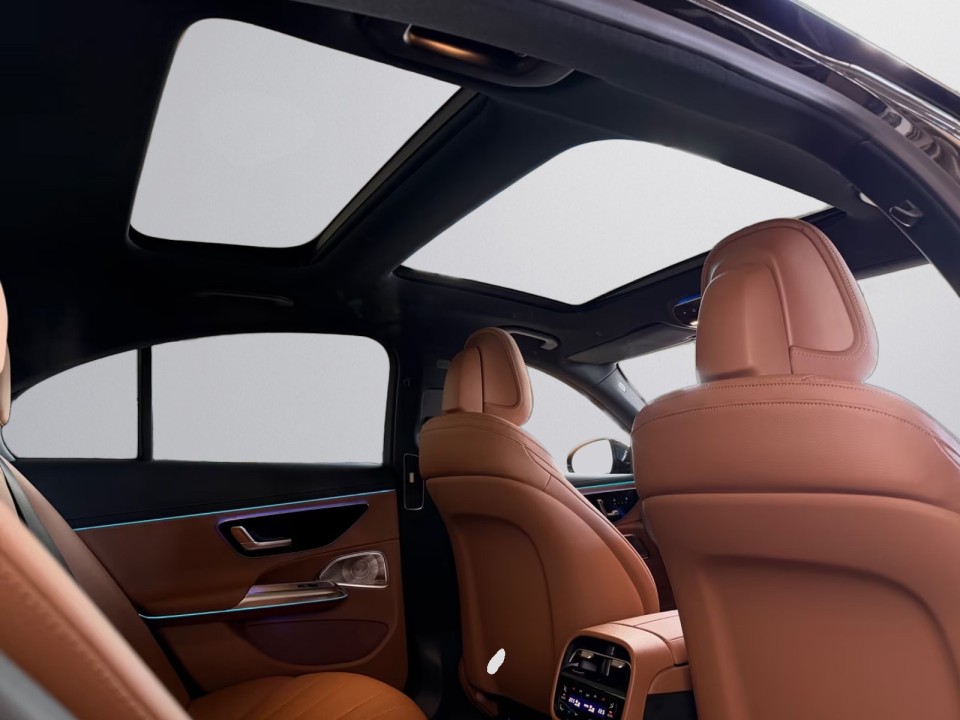 Mercedes-Benz E 220d 4MATIC AMG - foto 22