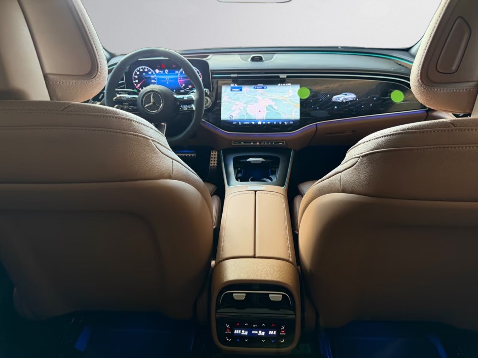 Mercedes-Benz E 220d 4MATIC AMG - foto 17