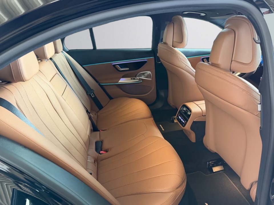 Mercedes-Benz E 220d 4MATIC AMG - foto 21