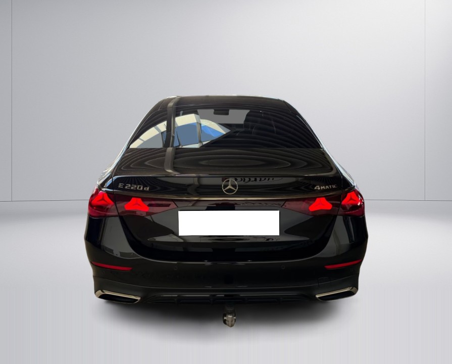 Mercedes-Benz E 220d 4MATIC AMG - foto 6