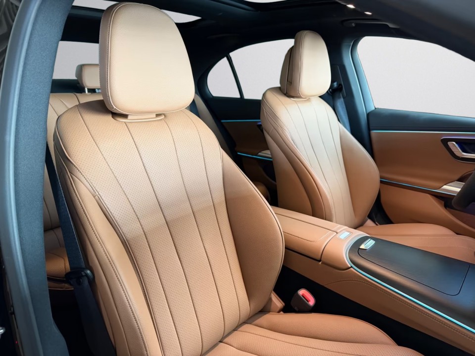 Mercedes-Benz E 220d 4MATIC AMG - foto 18