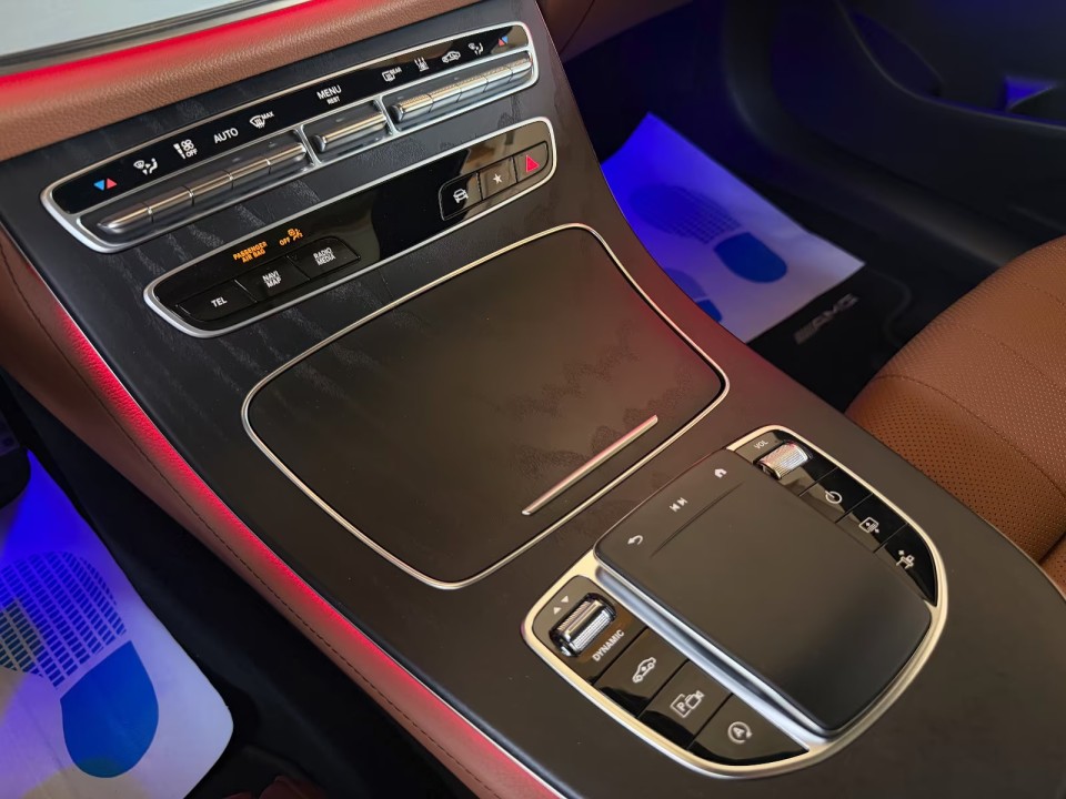 Mercedes-Benz E 450 Coupe - foto 13