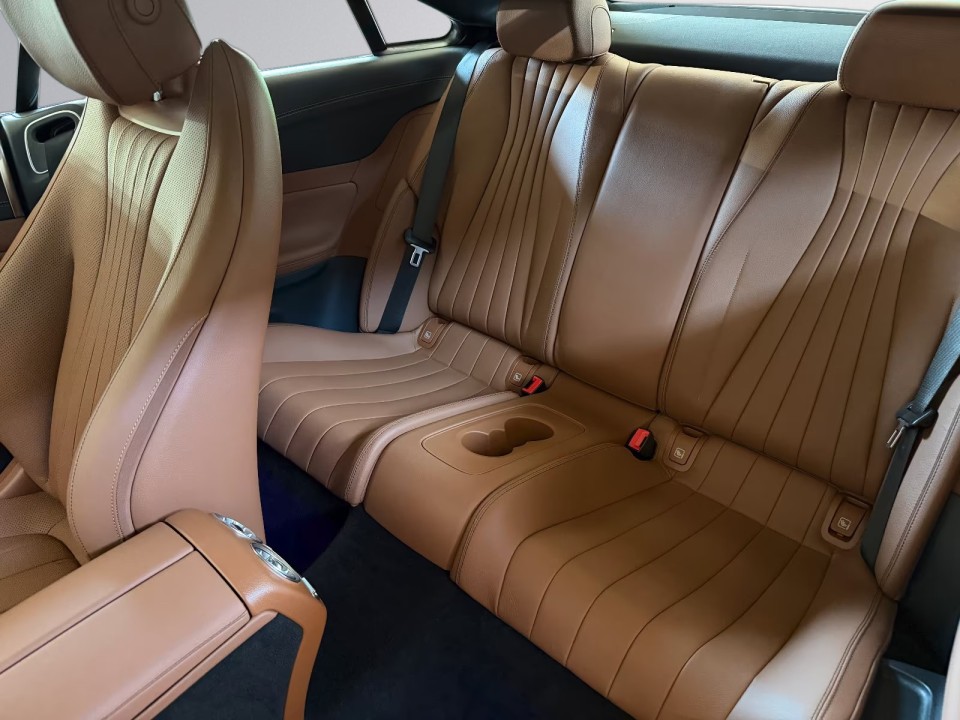 Mercedes-Benz E 450 Coupe - foto 9