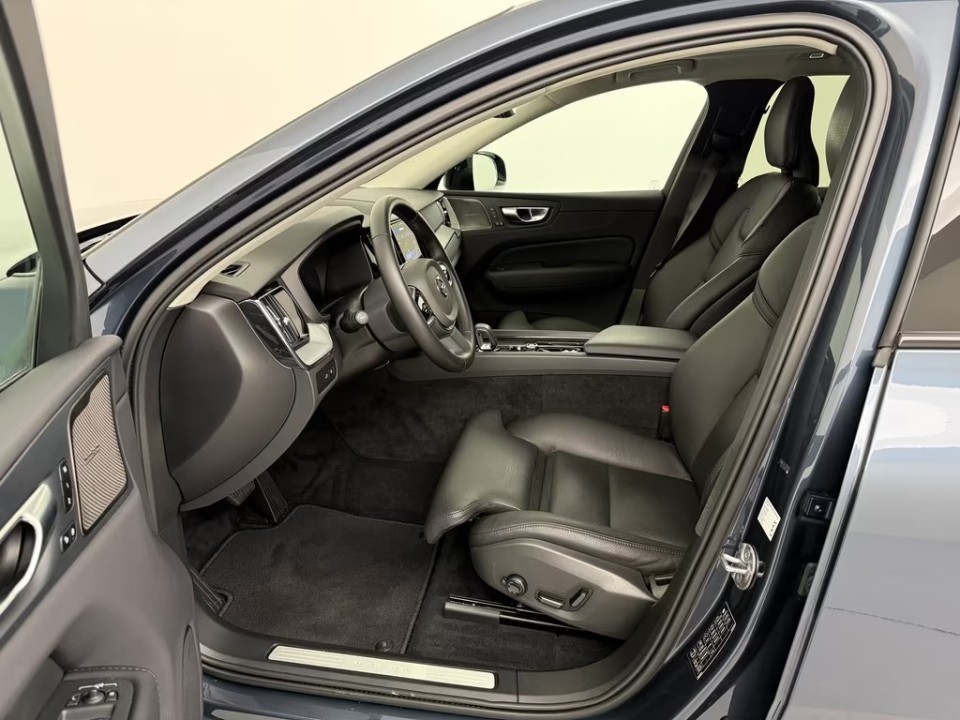 Volvo XC 60 T8 Plus Dark - foto 11