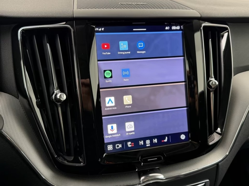 Volvo XC 60 T8 Plus Dark - foto 20