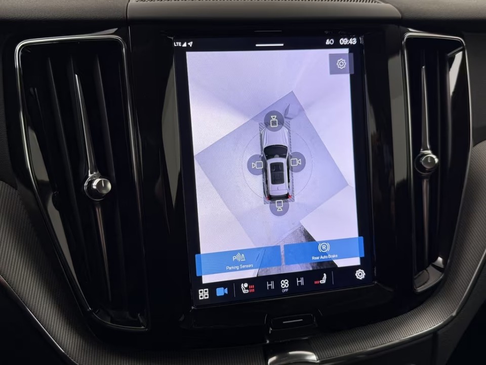 Volvo XC 60 T8 Plus Dark - foto 18