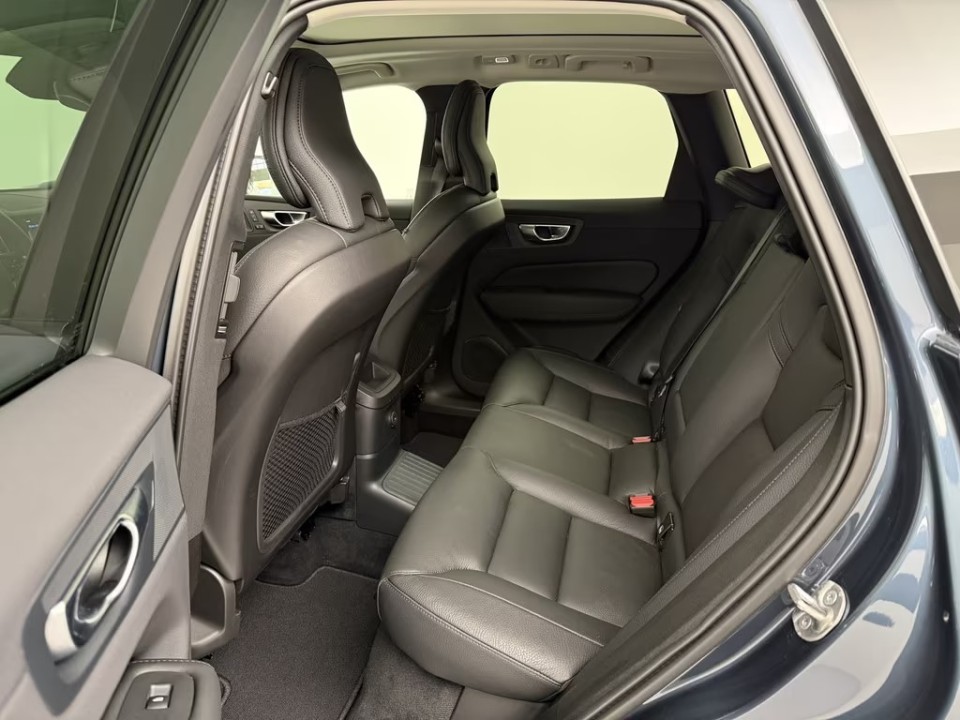Volvo XC 60 T8 Plus Dark - foto 26