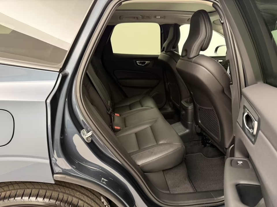 Volvo XC 60 T8 Plus Dark - foto 25