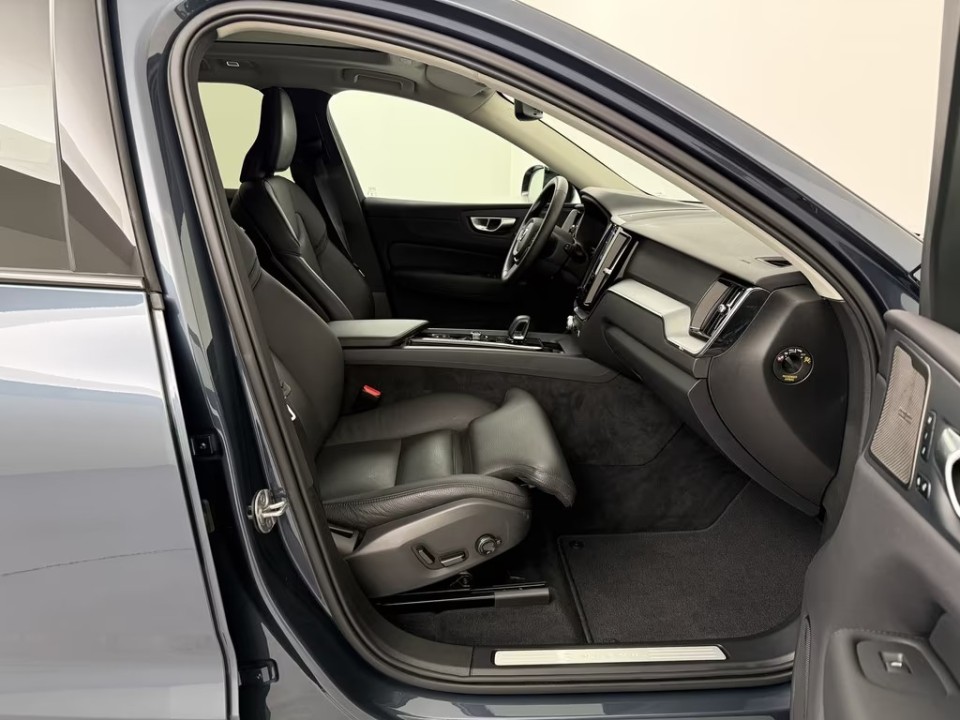Volvo XC 60 T8 Plus Dark - foto 14
