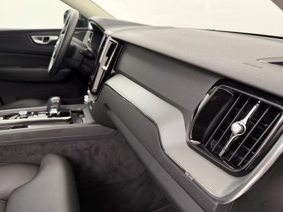 Volvo XC 60 T8 Plus Dark - foto 13