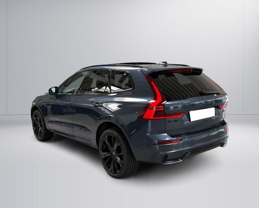 Volvo XC 60 B5 AWD Plus Black Edition (5)