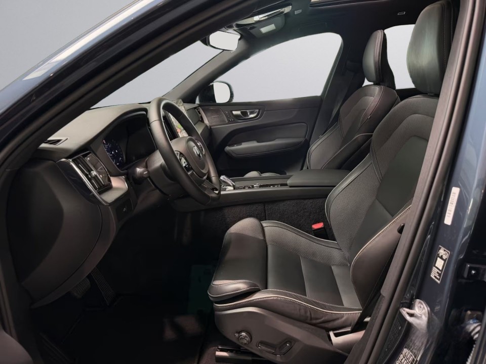Volvo XC 60 B5 AWD Plus Black Edition - foto 13