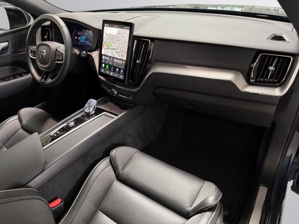 Volvo XC 60 B5 AWD Plus Black Edition - foto 12
