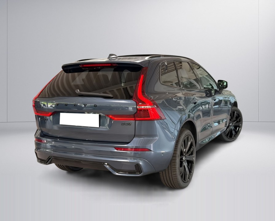 Volvo XC 60 B5 AWD Plus Black Edition (3)