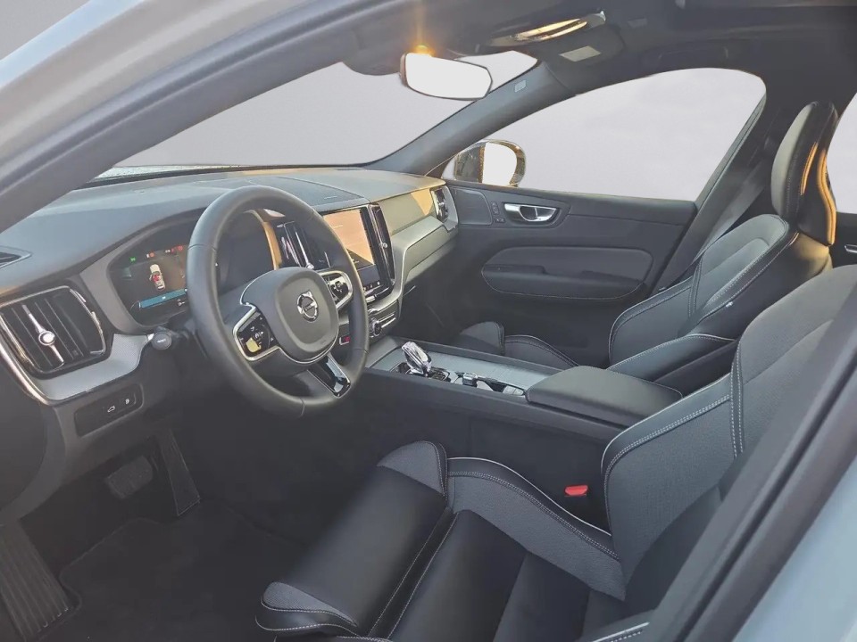 Volvo XC 60 T8 AWD Recharge Plus Dark - foto 11