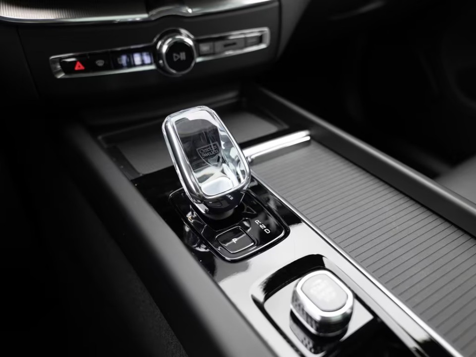 Volvo XC 60 T8 Plus Black Edition Recharge - foto 30