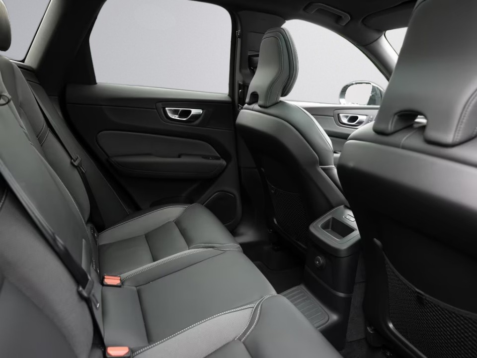 Volvo XC 60 T8 Plus Black Edition Recharge - foto 26
