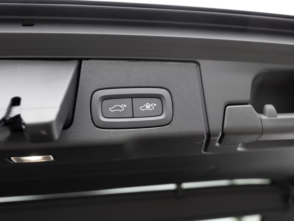 Volvo XC 60 T8 Plus Black Edition Recharge - foto 41