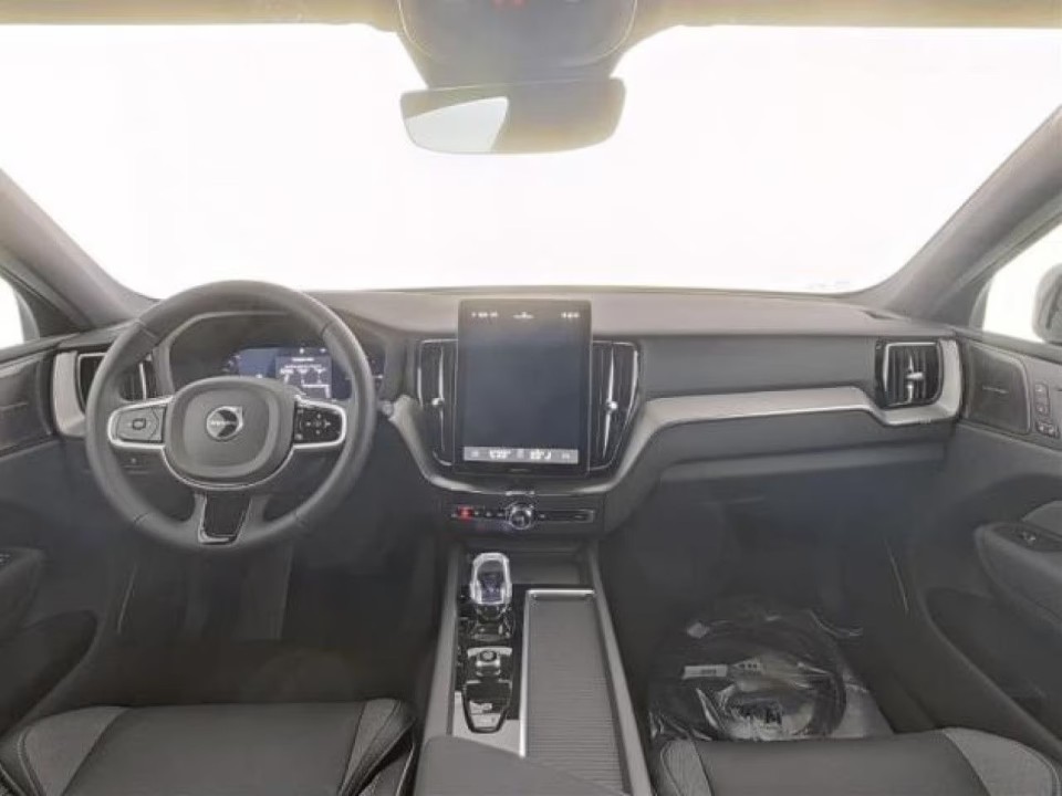 Volvo XC 60 T8 AWD Plus Black Edition (4)