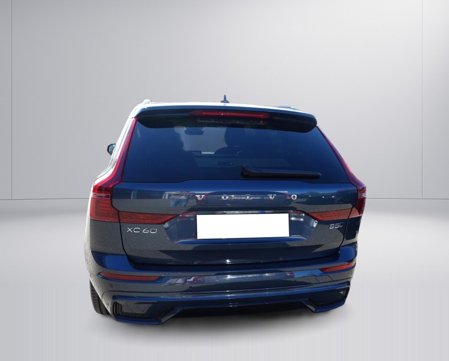 Volvo XC 60 Plus Dark B5 (4)