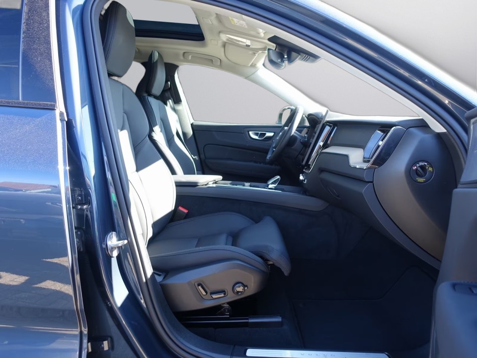Volvo XC 60 Plus Dark B5 - foto 12