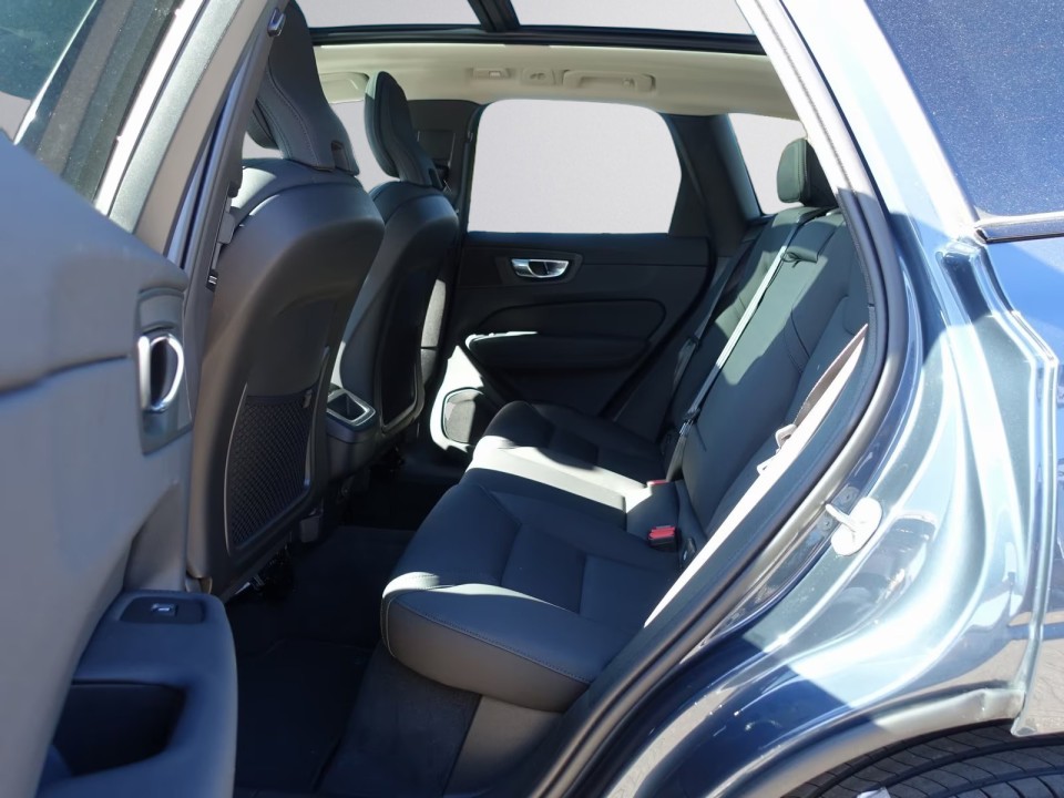 Volvo XC 60 Plus Dark B5 - foto 10