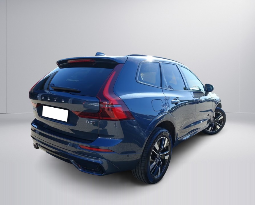 Volvo XC 60 Plus Dark B5 (3)