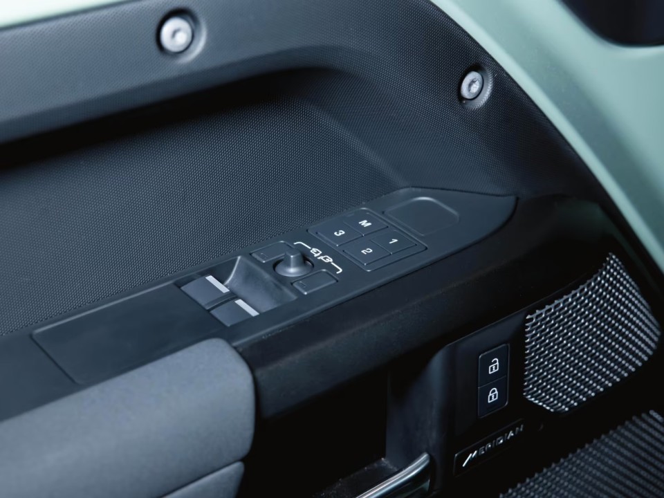 Land Rover Defender 90 75th Limited Edition - foto 18