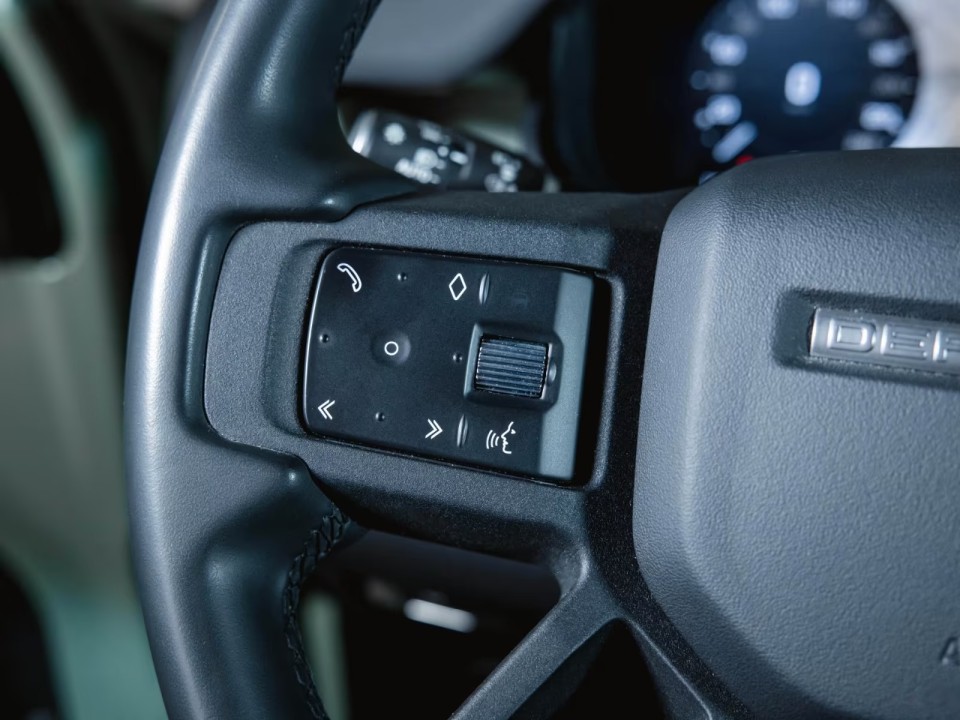 Land Rover Defender 90 75th Limited Edition - foto 11