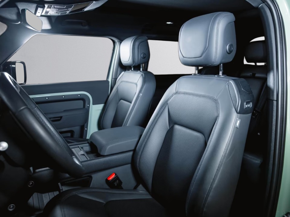 Land Rover Defender 90 75th Limited Edition - foto 10