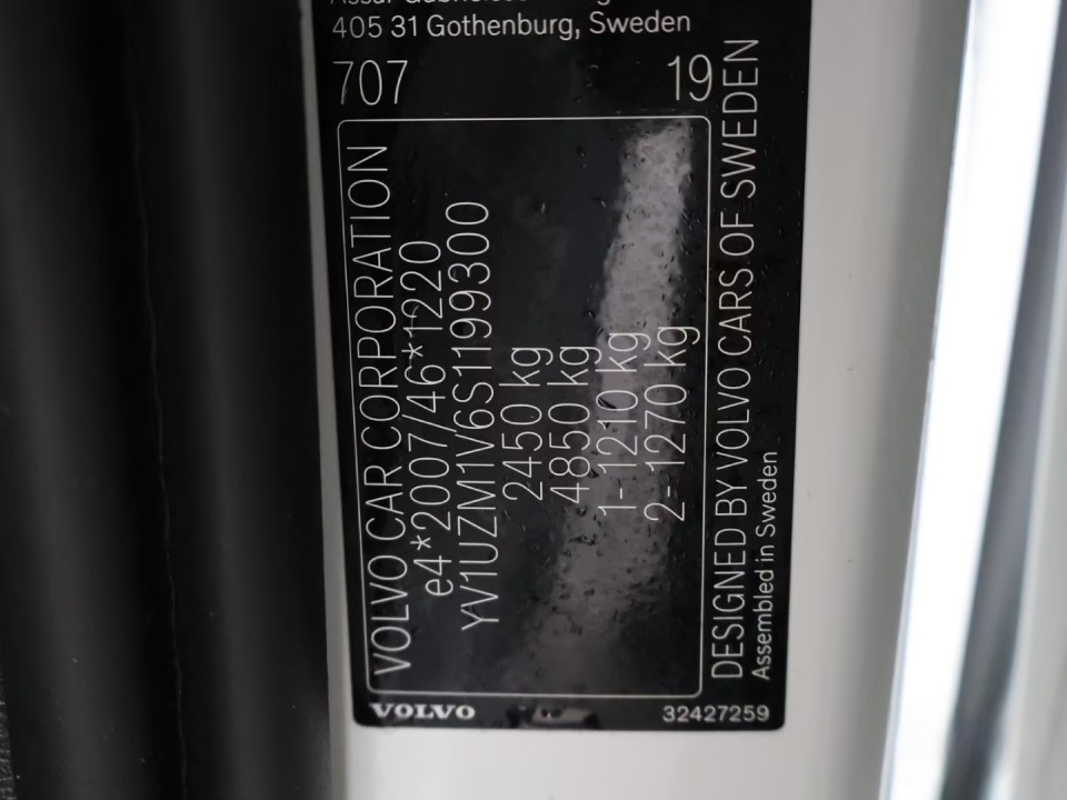 Volvo XC 60 Plus Dark B5 - foto 20