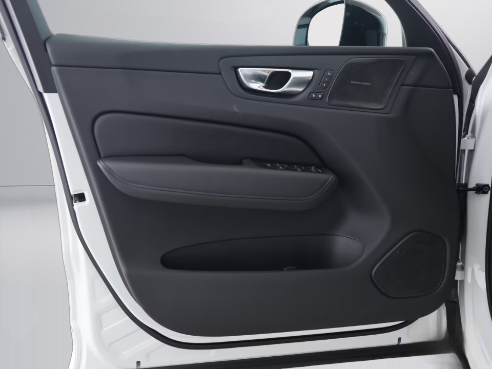 Volvo XC 60 Plus Dark B5 - foto 19