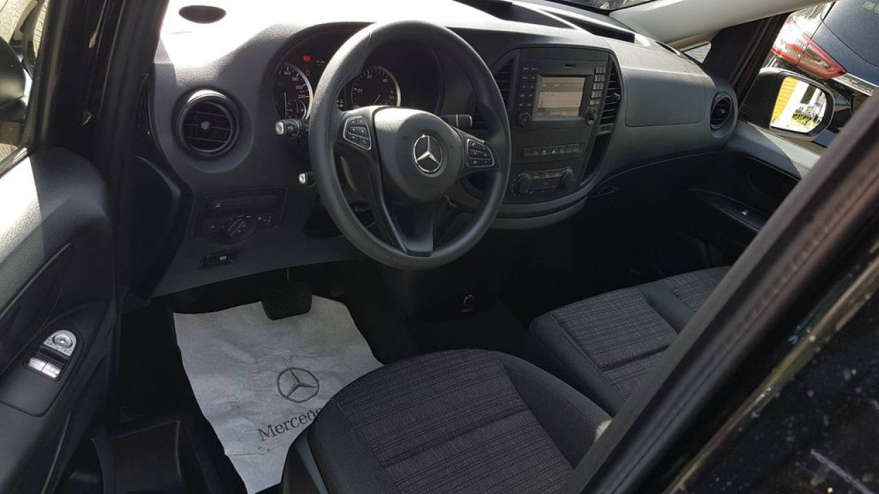 Mercedes-Benz Vito Tourer 116CDI 9 locuri - foto 7