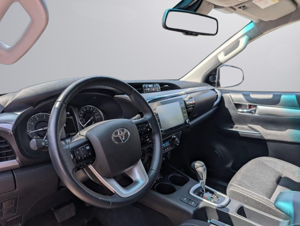 Toyota Hilux 2.8D (5)