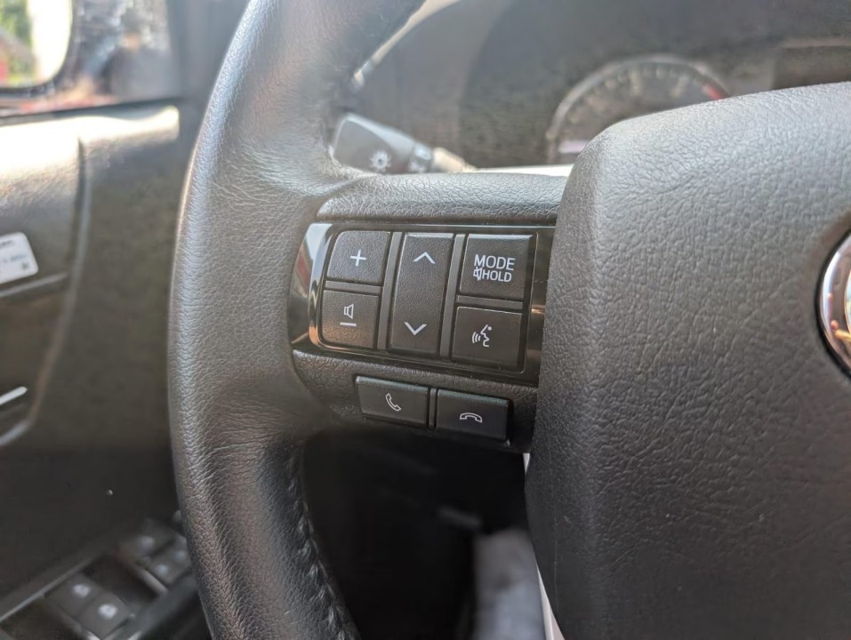 Toyota Hilux 2.8D - foto 9