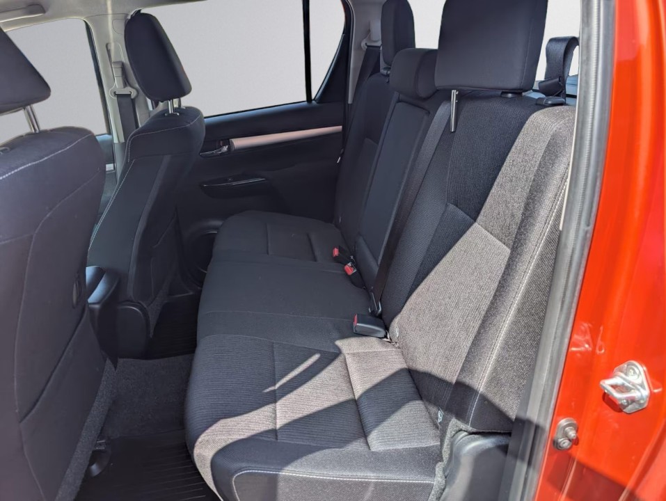 Toyota Hilux 2.8D - foto 6