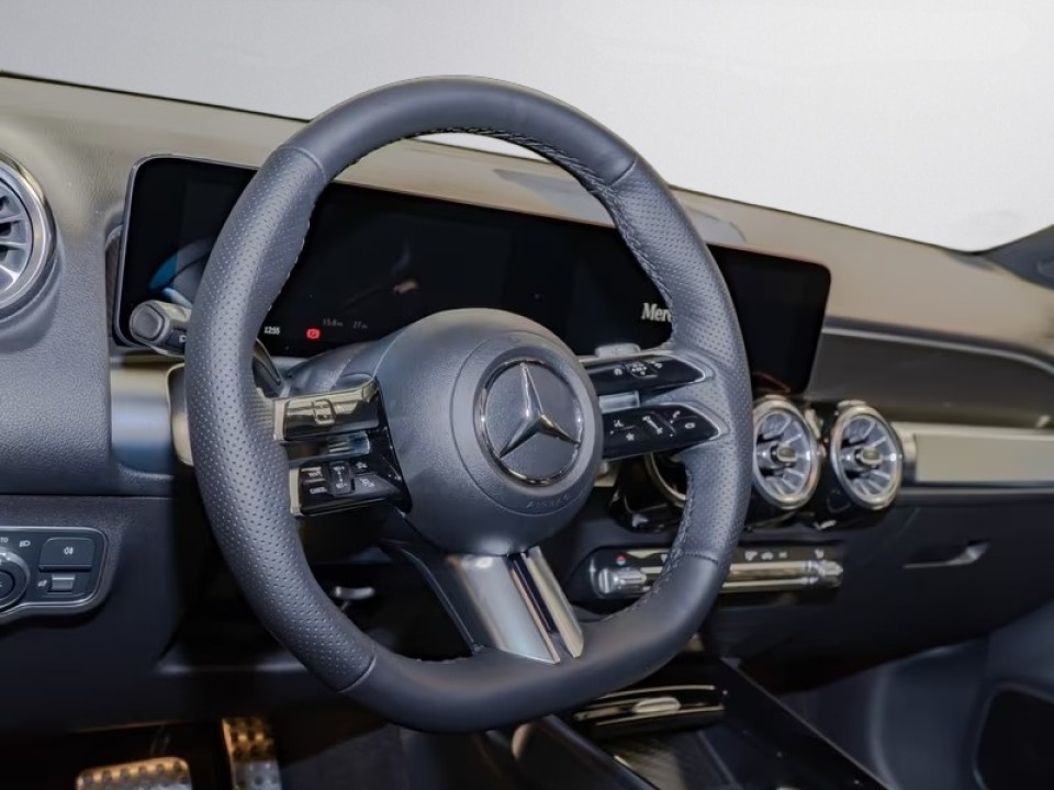 Mercedes-Benz GLB 220d 4MATIC AMG Line (5)