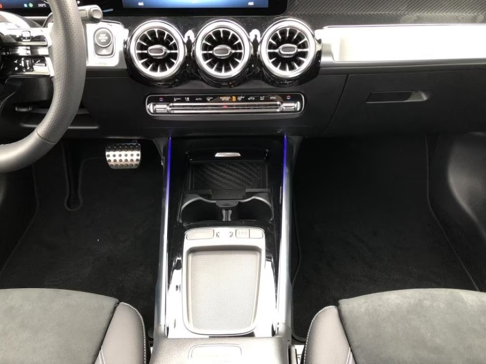 Mercedes-Benz GLB 220d 4MATIC AMG Line - foto 7