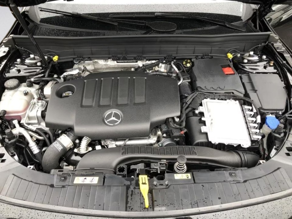Mercedes-Benz GLB 220d 4MATIC AMG Line - foto 13
