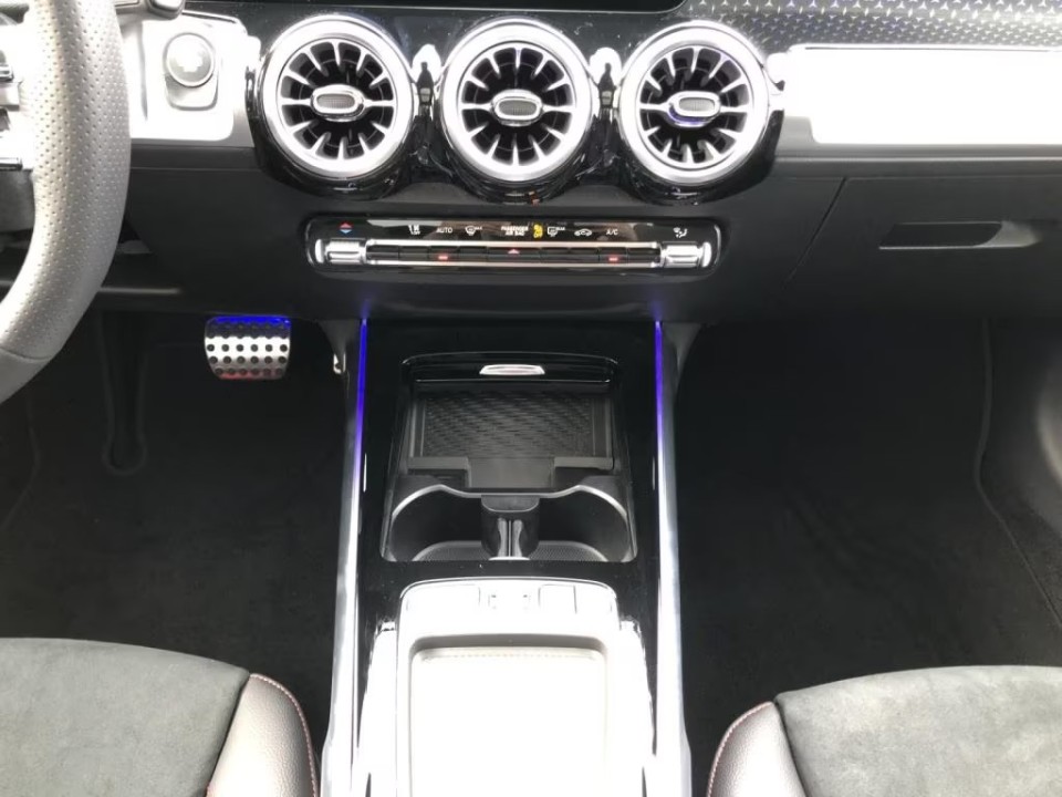 Mercedes-Benz GLB 220d 4MATIC AMG Line - foto 9
