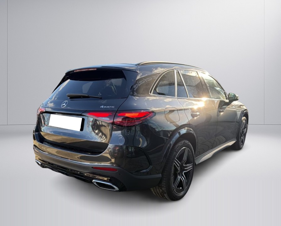 Mercedes-Benz GLC 220d 4MATIC AMG (2)