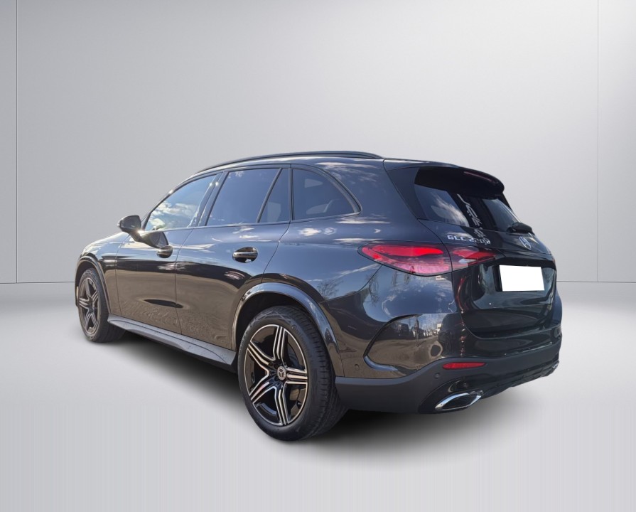 Mercedes-Benz GLC 220d 4MATIC AMG (4)