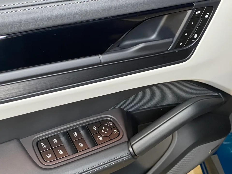 Porsche Cayenne Coupe E-Hybrid Black Edition - foto 17