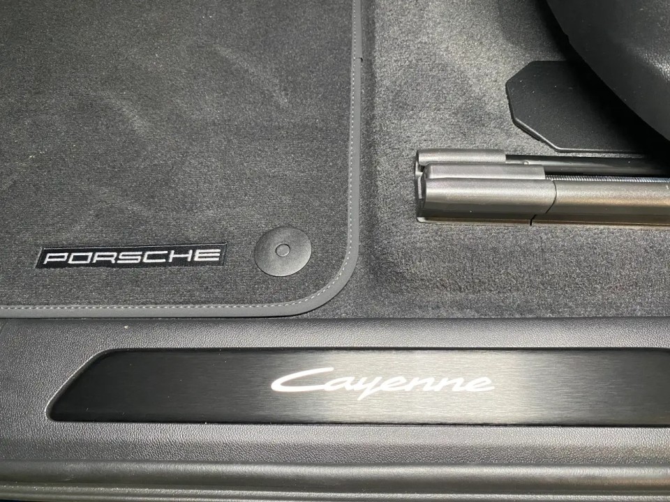 Porsche Cayenne Coupe E-Hybrid Black Edition - foto 20
