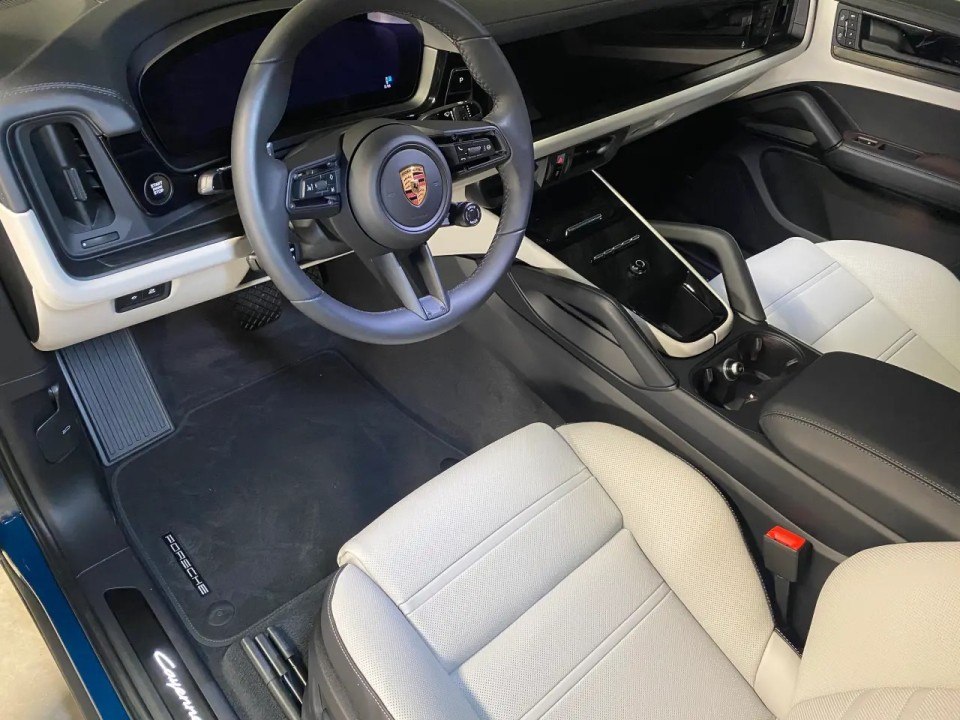 Porsche Cayenne Coupe E-Hybrid Black Edition (5)