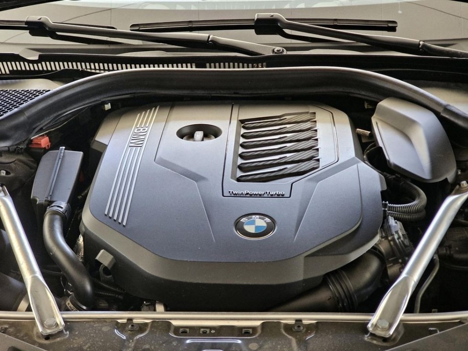 BMW Seria 8 840i xDrive - foto 17