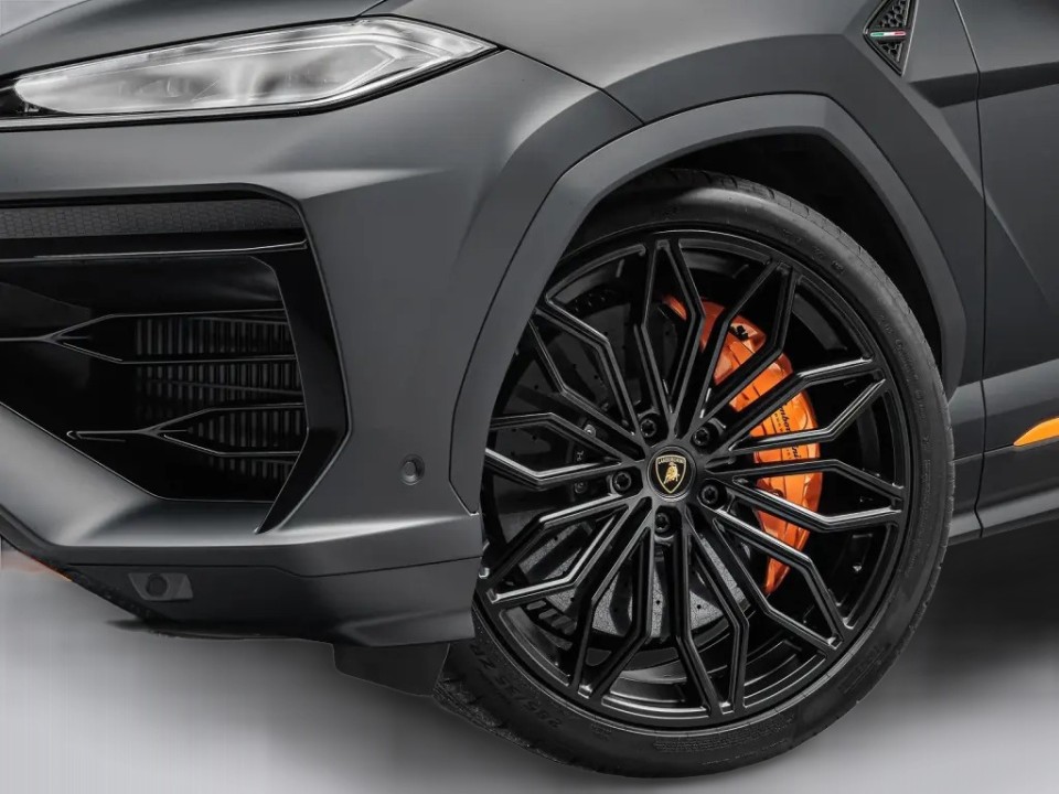 Lamborghini URUS SE - foto 8