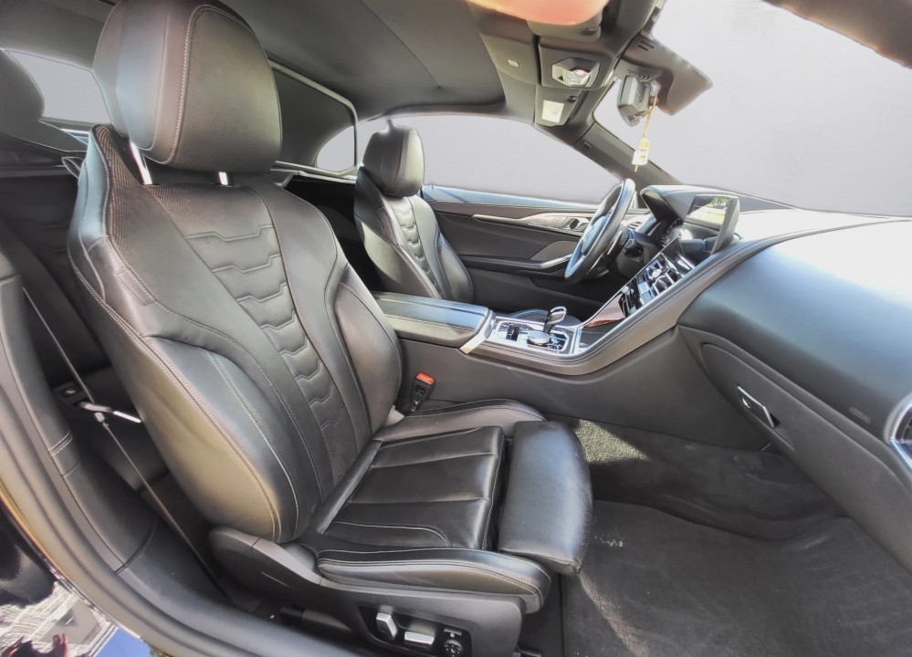 BMW Seria 8 M850i ​​xDrive - foto 14